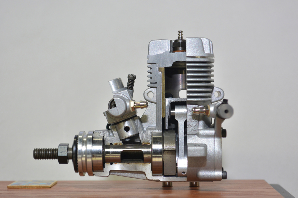 模型用グローエンジンの仕組み（2ストロークエンジン編） | ドローン