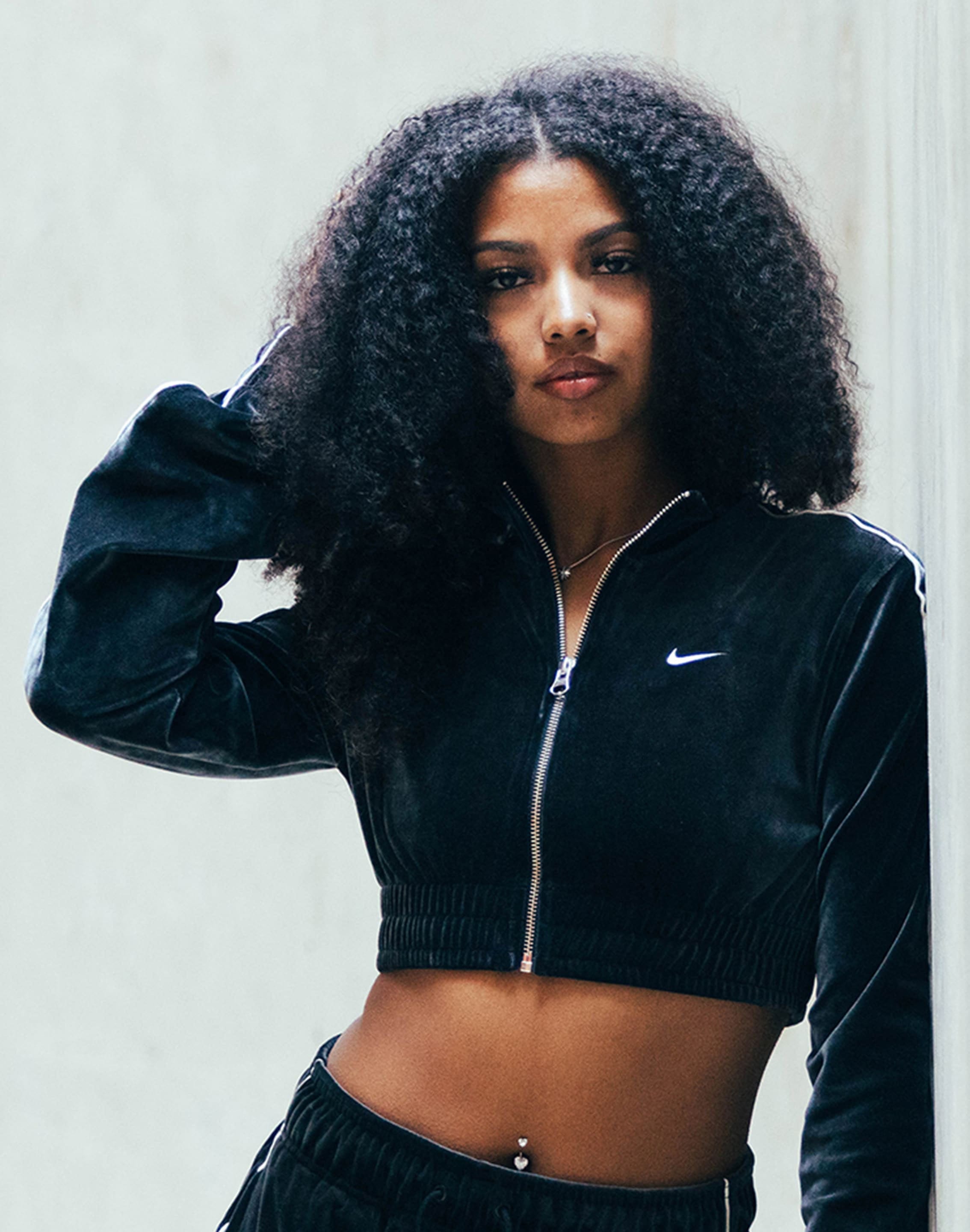 Nike Cropped Velour Full-Zip Top – DTLR
