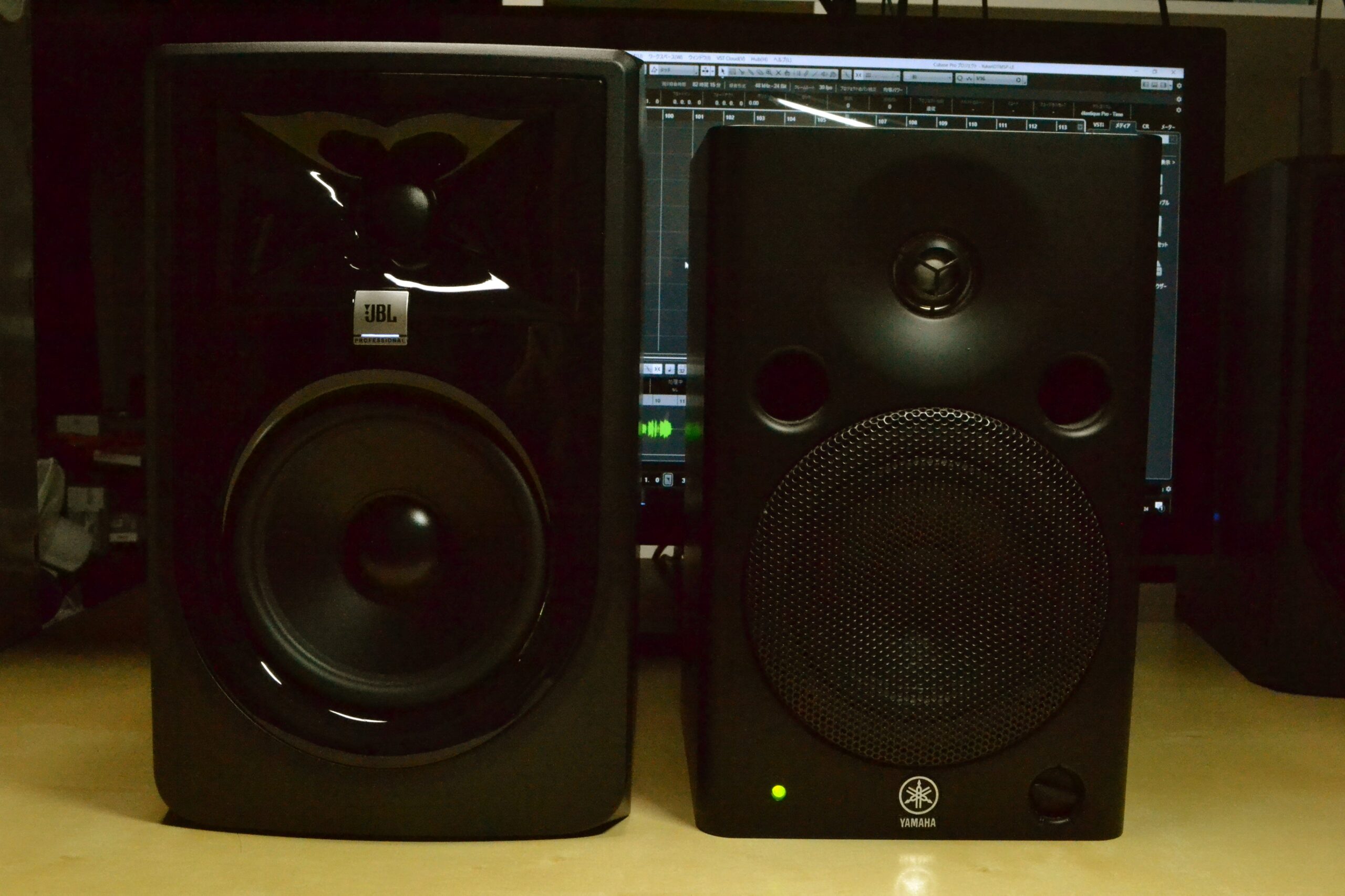 JBLの魔法のスピーカーが進化を遂げた!?DTM用モニタースピーカーに最適