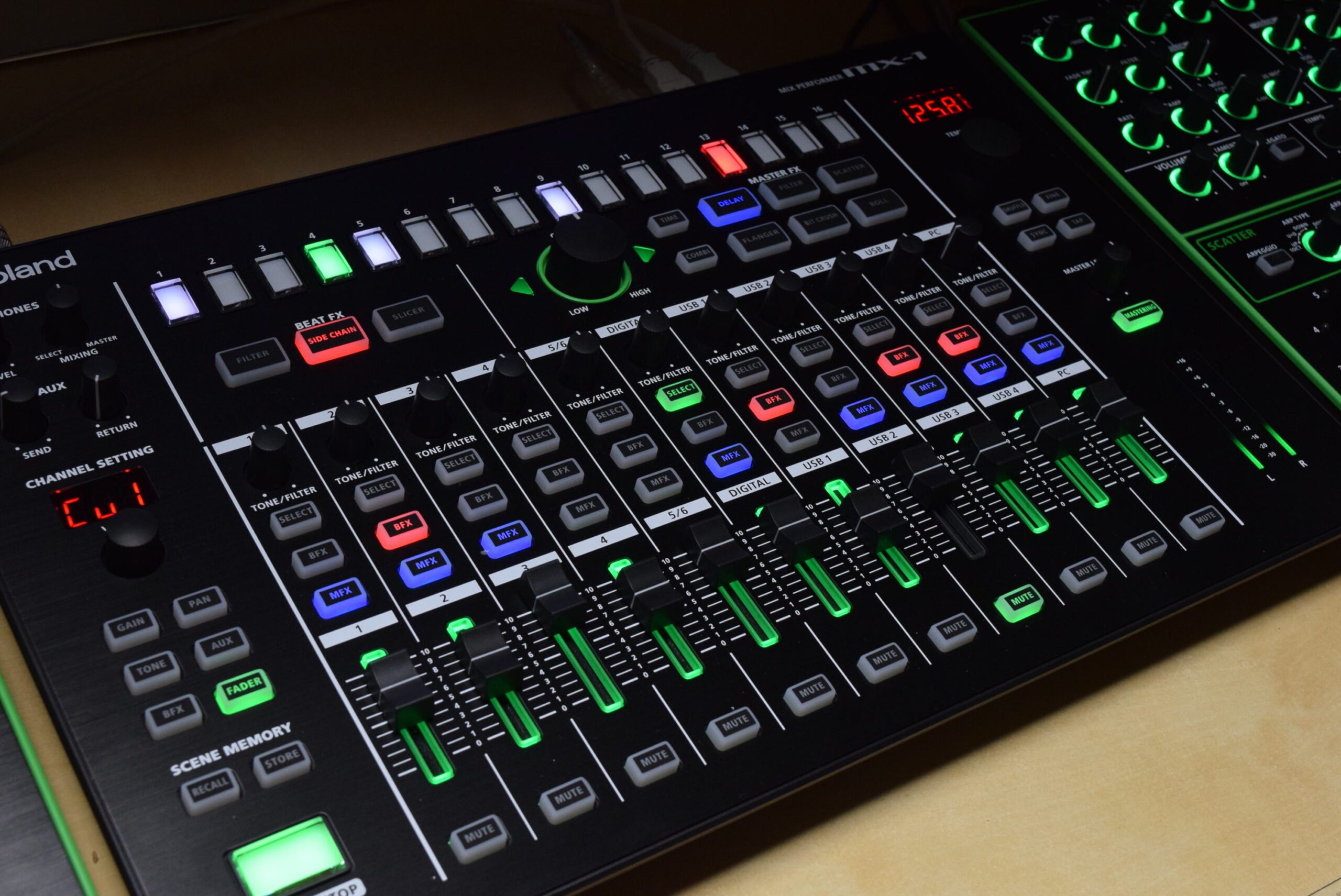 DAW時代の理想環境を実現させたデジタルミキサー、Roland MX-1 | DTM