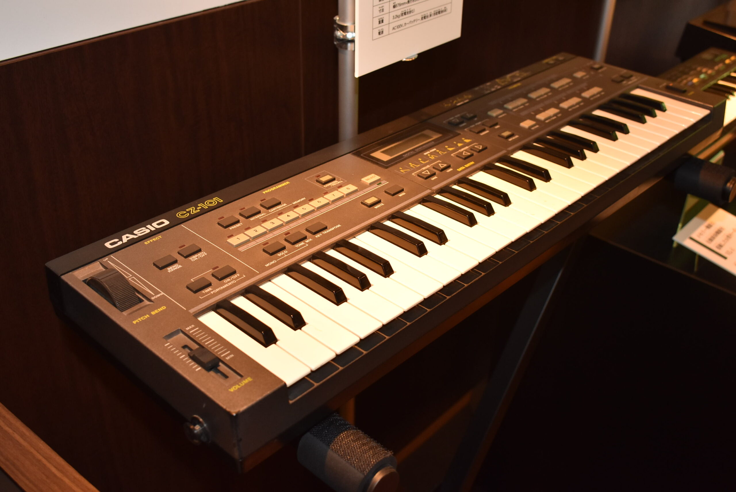 デジタルシンセ戦国時代に生まれたCZ-101。革新的発想で開発されたPD