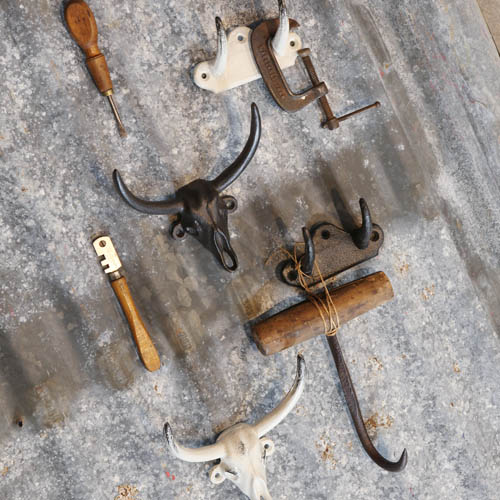 DULTON ONLINE SHOP | BULL SKULL HOOK A.BLACK(ANTIQUE BLACK