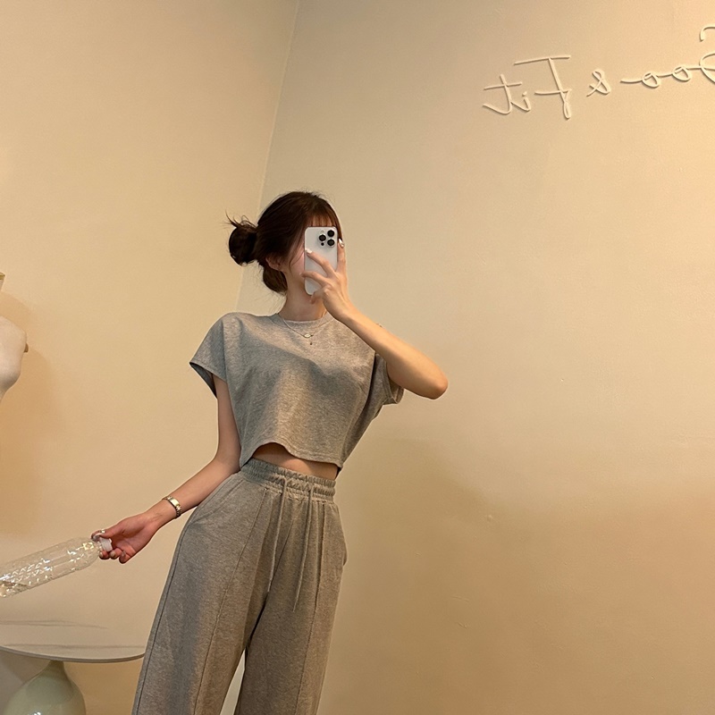 クロップド半袖Tシャツ&ラインフレアパンツSET | レディース