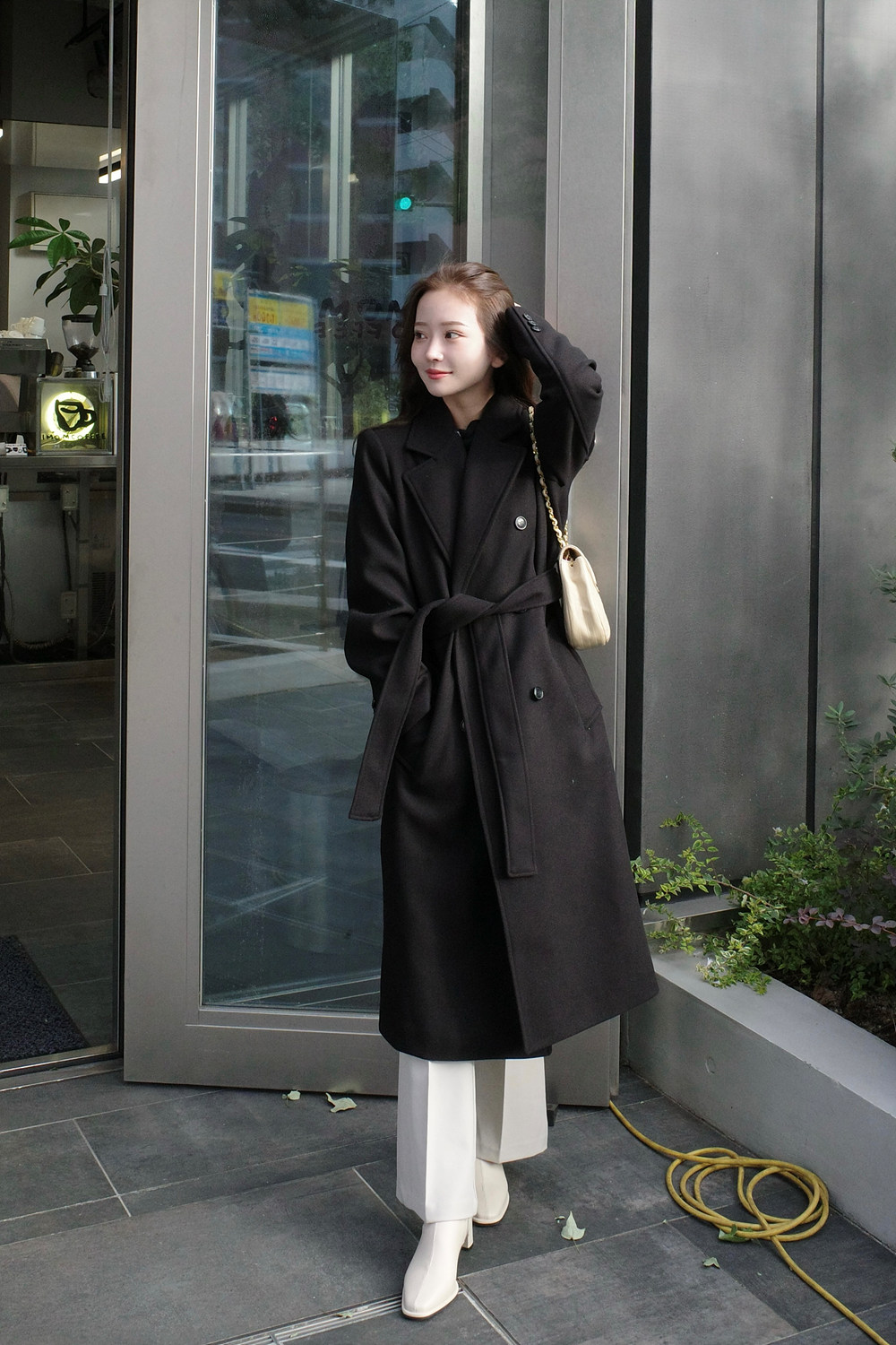 ストラップ付キルティング裏地ウール混ロングコート | レディース