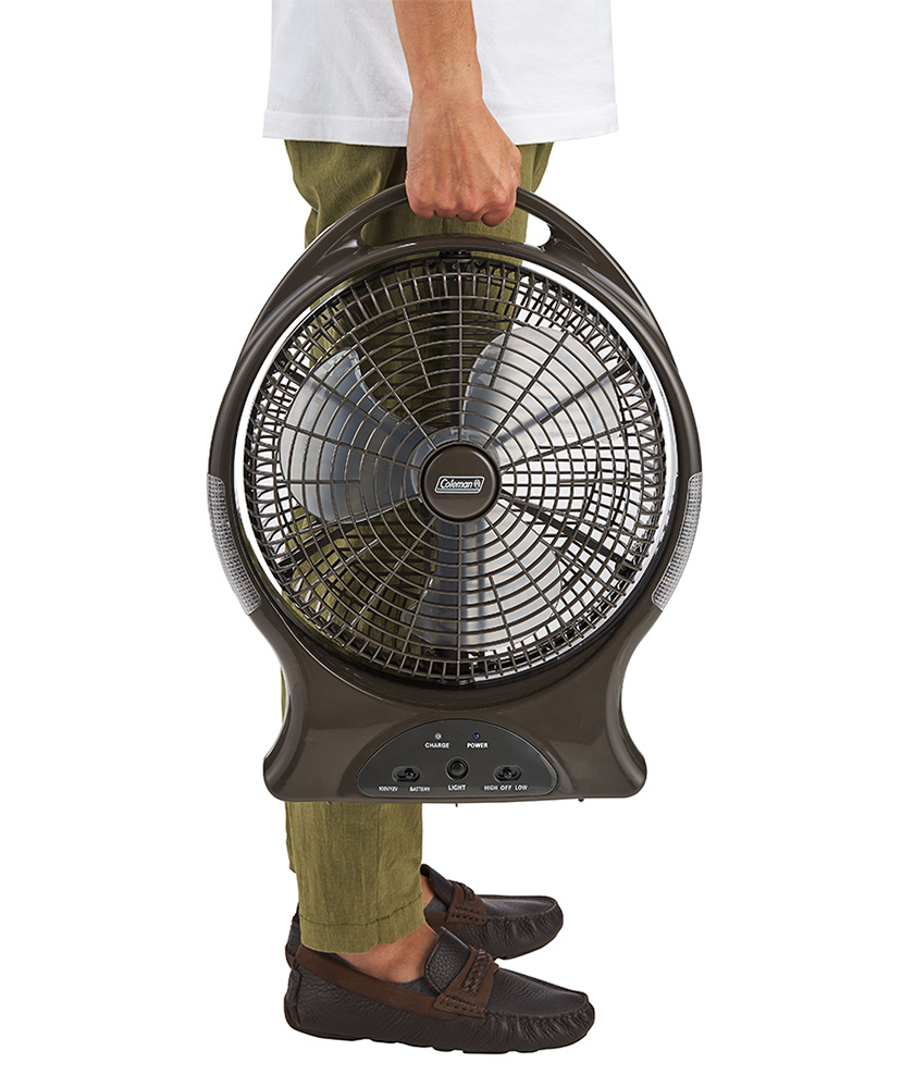 テント内にも取付可能!! 普段使いも大アリなコールマンの新型