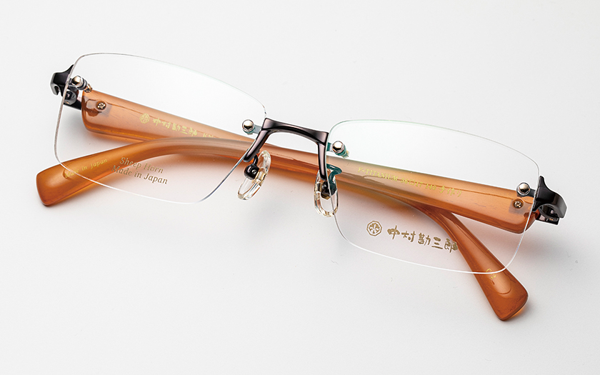 中村勘三郎」の眼鏡は、日本の伝統的な職人技が生む革新的な工芸品
