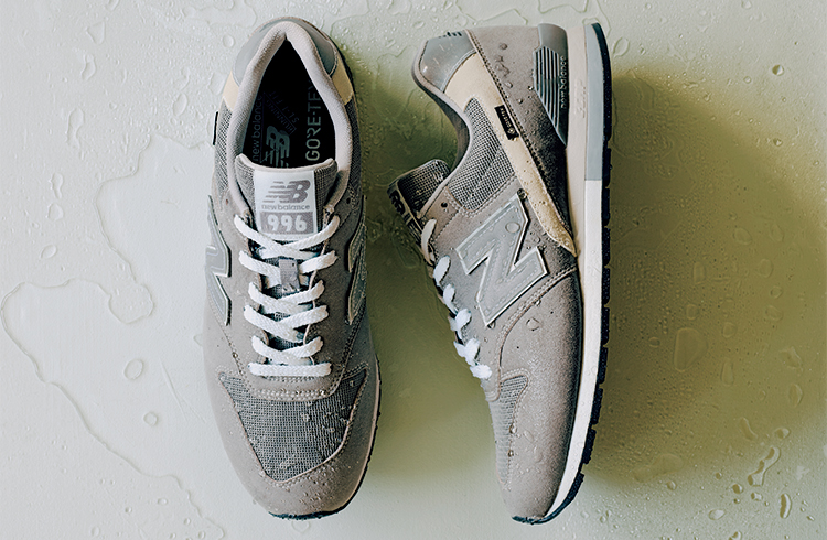 いつものニューバランスグレー」がゴ、ゴアテックス〜〜〜〜!?｜雑誌
