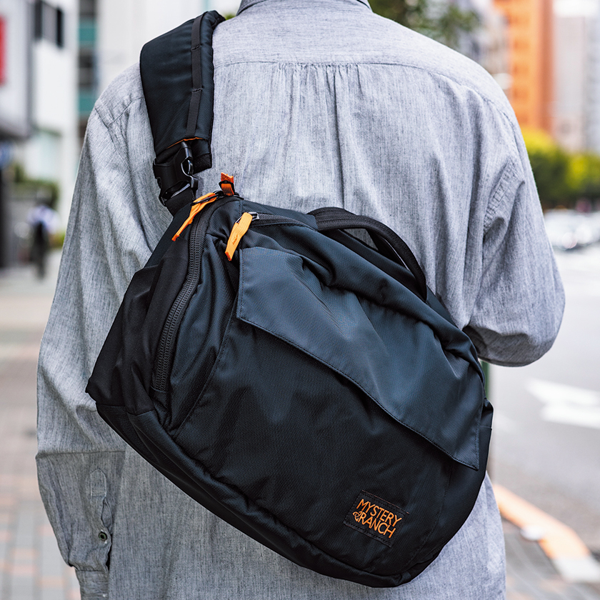 ミステリーランチが本気で作った新・選択肢“通勤ワンショル”｜雑誌