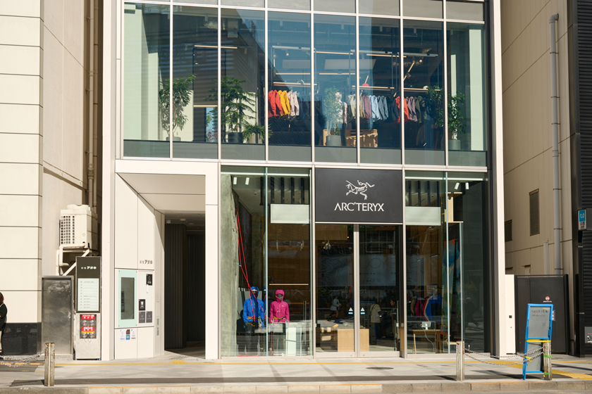 XYZ】あの始祖鳥が新宿東口に⁉ アークテリクスの新旗艦店「新宿