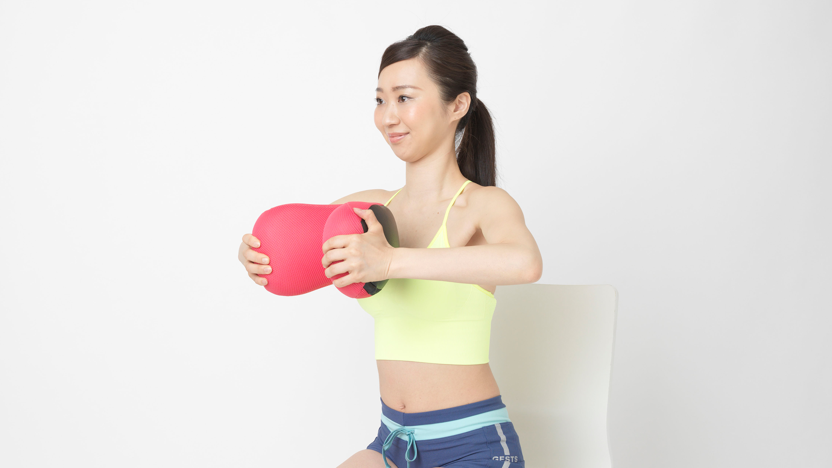 東急スポーツオアシスが開発した家庭用運動器具 ながらクッションSmart