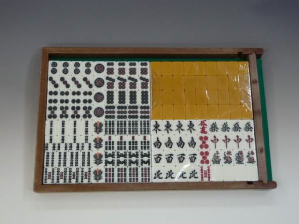 麻雀用具専門店 / 全自動麻雀卓「雀秀」用牌