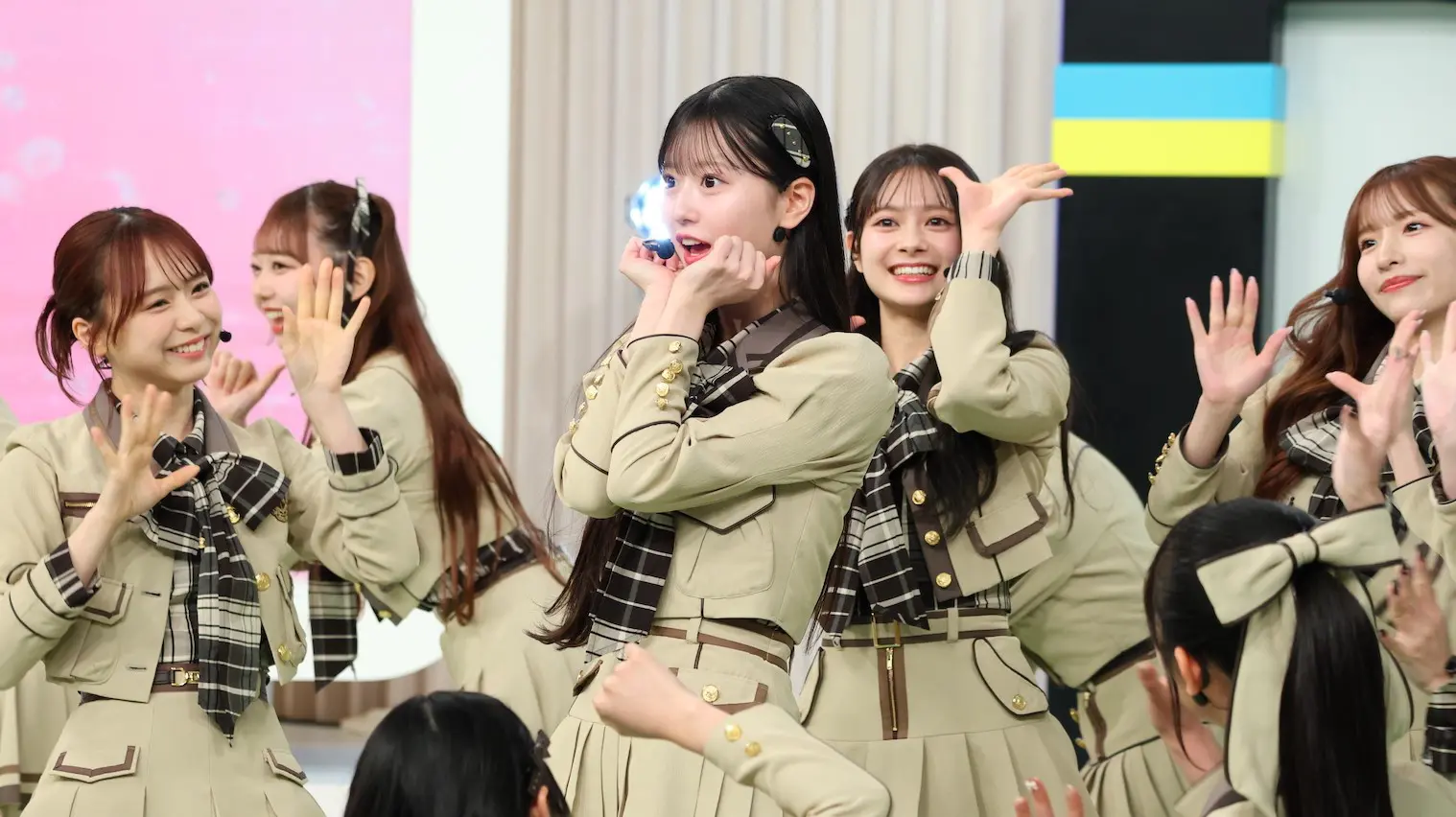 AKB48 初“研究生センター” 八木愛月（20）最新曲生パフォーマンス