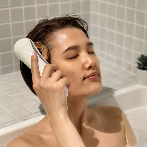 ヘッドスパ美顔器「Esthead(エステッド)」ラッピング付|美顔器・原液