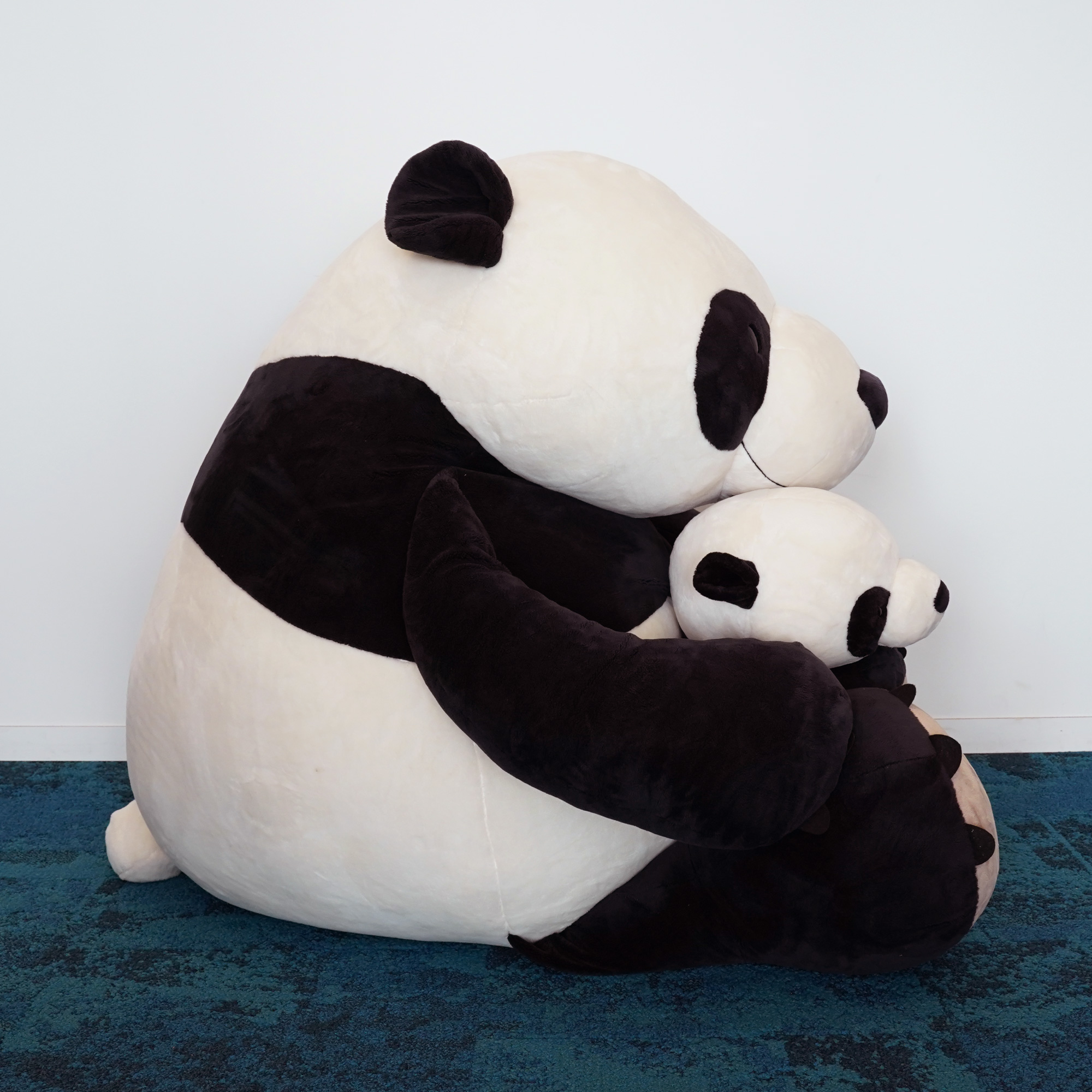 アドベンチャーワールド公式NICI親子パンダ特大ぬいぐるみ: ぬいぐるみ