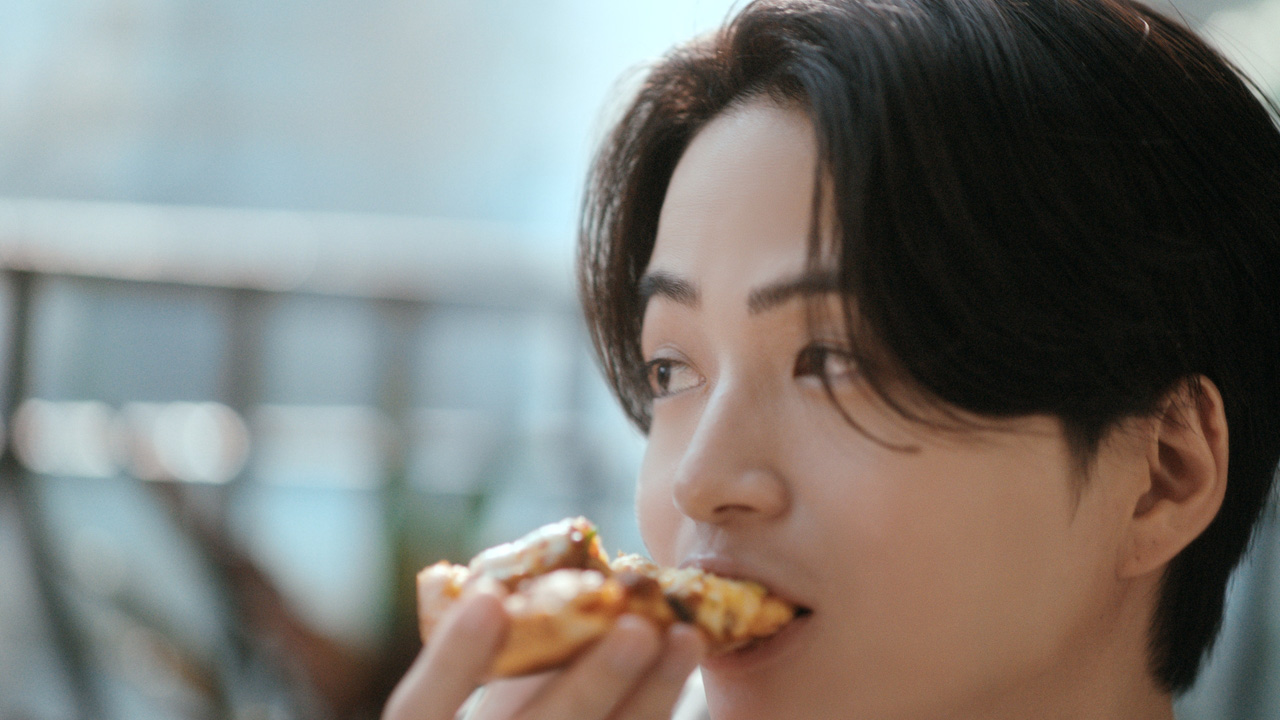 菊池風磨「ドミノ・ピザ」新CM放送！「普段の姿がそのまま撮影されて