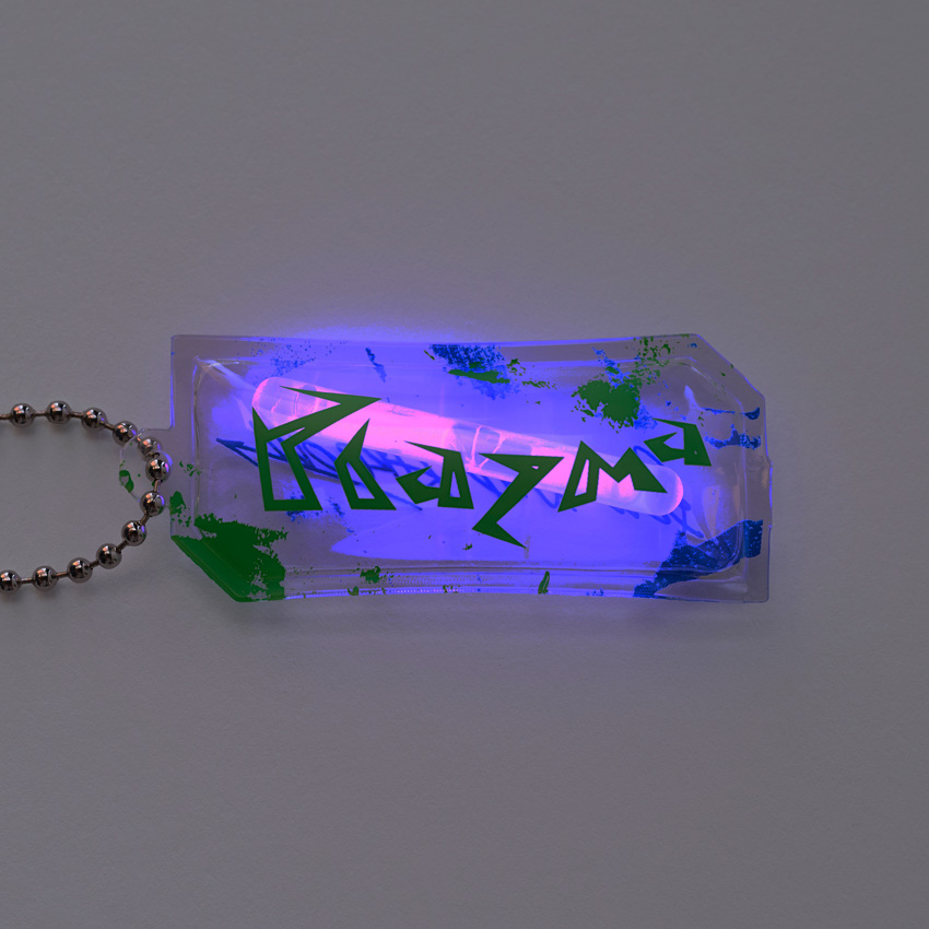 米津玄師6月11日リリース「Plazma / BOW AND ARROW」商品パッケージと