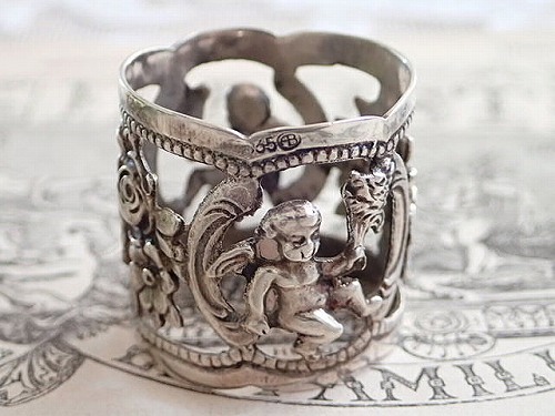 純銀 薔薇と天使のナプキンリング（在庫6/残り2） - 薔薇と天使の