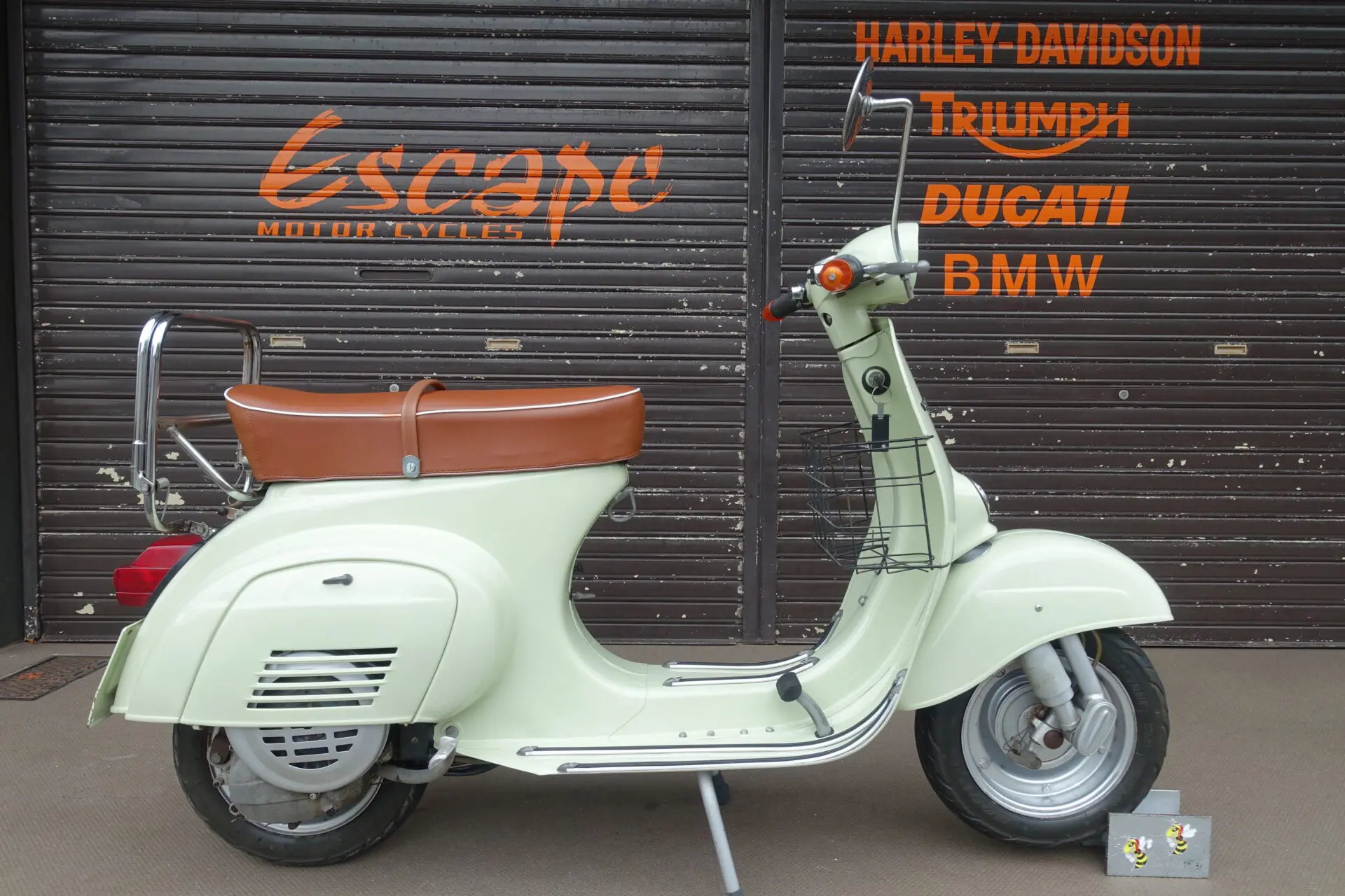 VESPA 50S レストア済み | Escape Bike