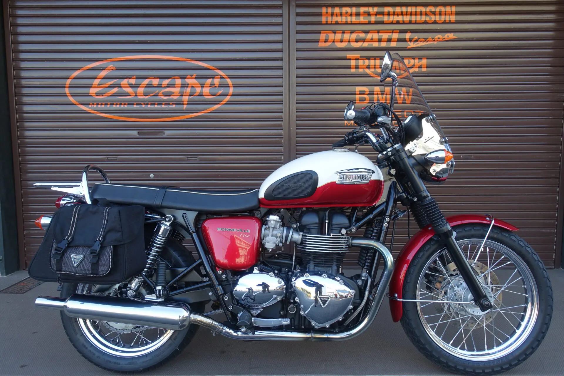 TRIUMPH ボンネビルT100 AELLAキャプトンマフラー 純正OPワイド