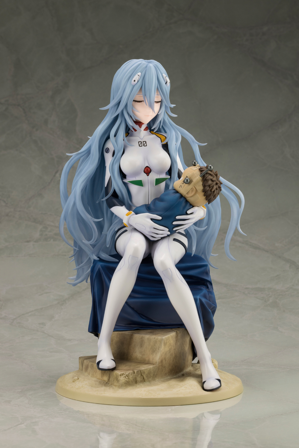 株式会社壽屋より、慈しみの眼差しをした綾波レイのフィギュアが登場！