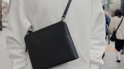 Evoon みがるサコッシュレザー【ブラック 3営業日以内に発送/ダーク