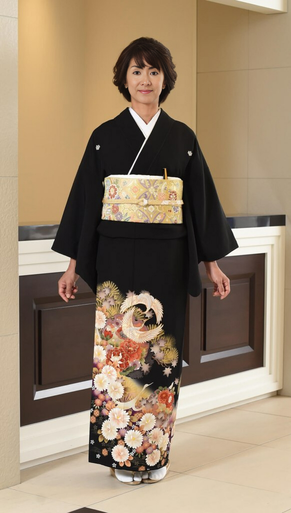 SOMM079｜黒留袖(向鶴菊牡丹図)11号（M）｜留袖レンタル 和匠