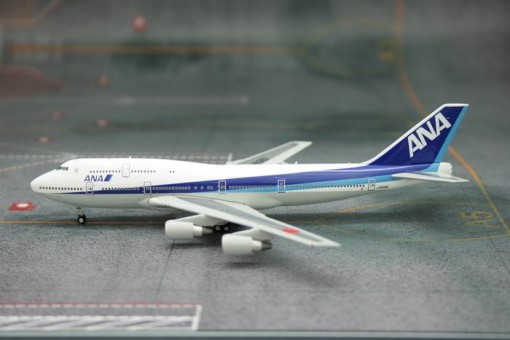 Phoenix Models All Nippon Airways ANA Final Jumbo Boeing 747-400