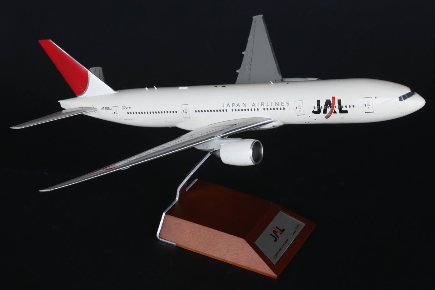 JALUX 1/200 777-200ER 日本航空 未組立品 JALUX 1/200 777-200ER 日本