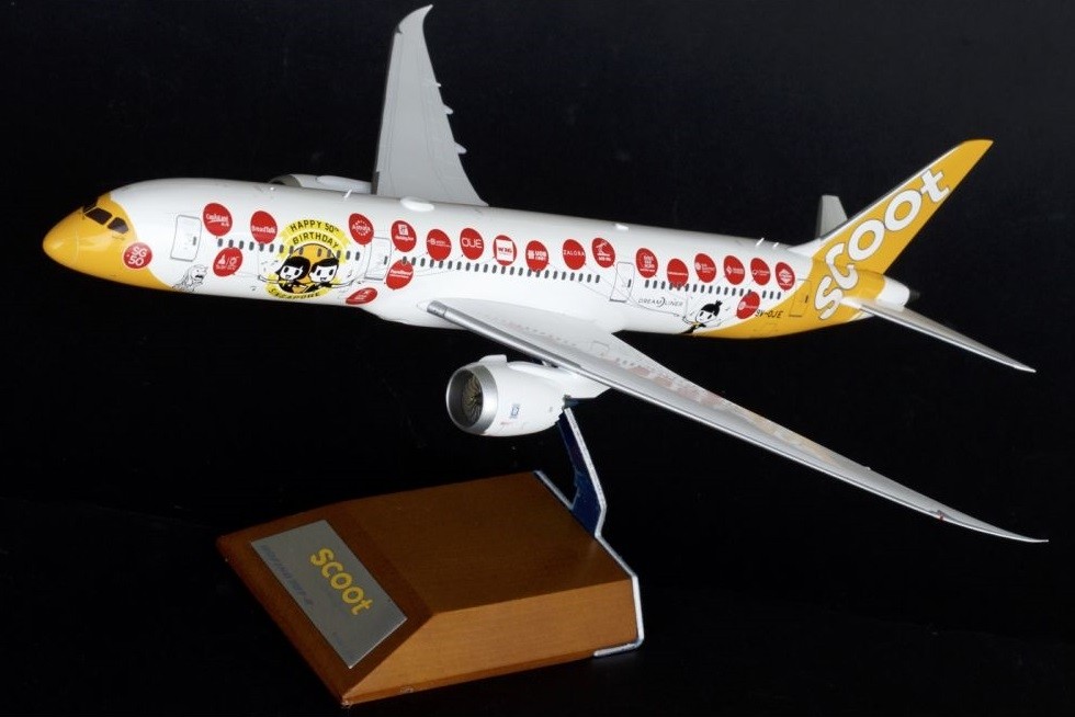 Highly detailed JCWings diecast model airplanes Scoot 787-9