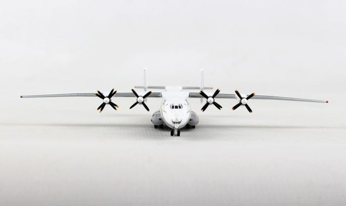 Antonov Airlines AN-22 Antei UR-09307 Herpa diecast 532648 scale 1