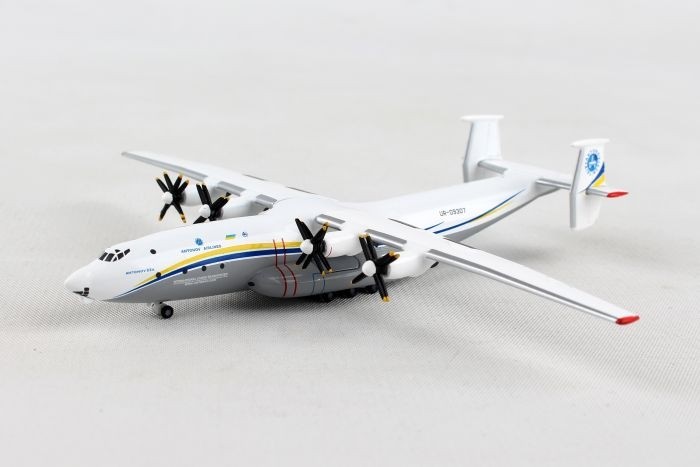 Antonov Airlines AN-22 Antei UR-09307 Herpa diecast 532648 scale 1