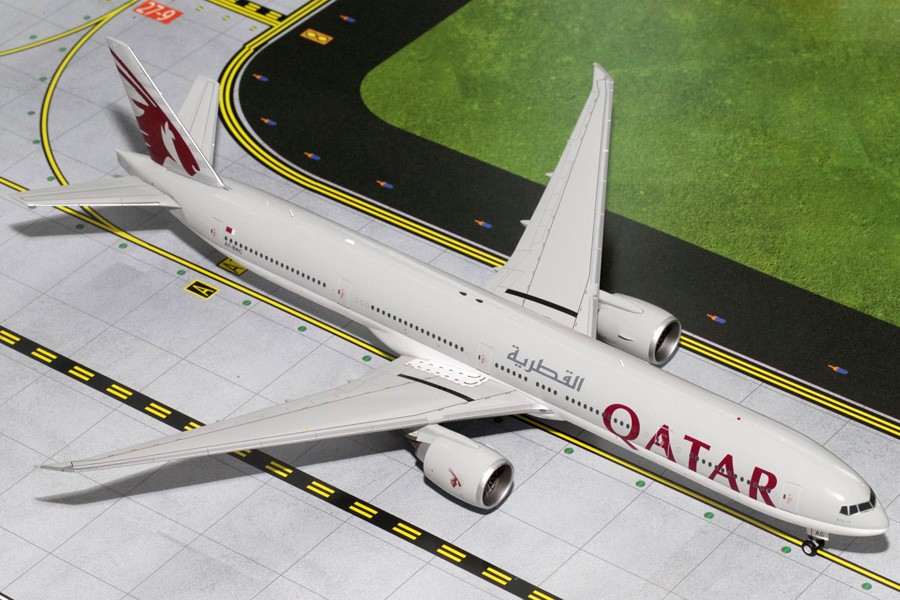 Highly detailed Gemini Jets diecast model airplane Qatar Airways
