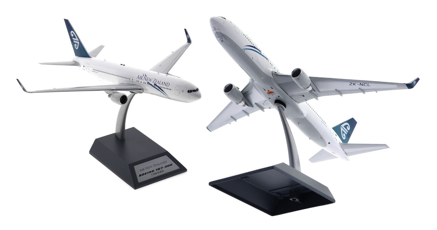 Air New Zealand Boeing 767-300ER ZK-NCL With Stand Die-Cast