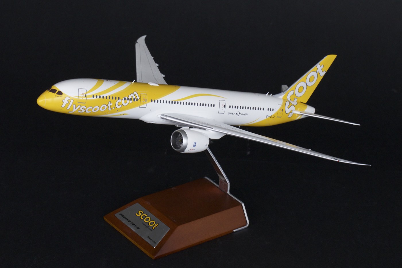 JC Wings Die Cast models Scoot B787-9 Reg# 9Y-OJA w/stand By JC