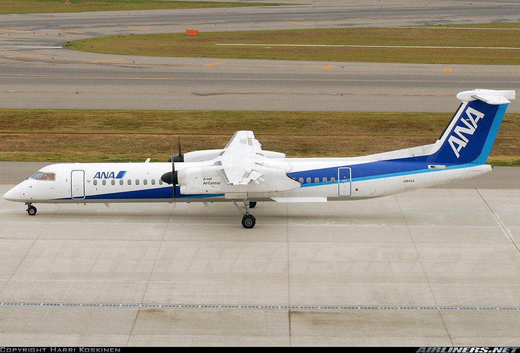 航空機・ヘリコプター ANA DHC-8-402Q Dash 8 JA855A JA805K - De
