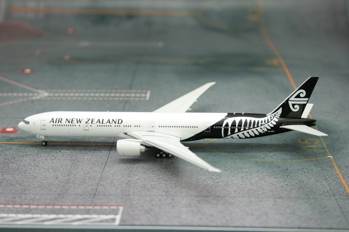 Phoenix Models Die cast models Air New Zealand B777-300ER New