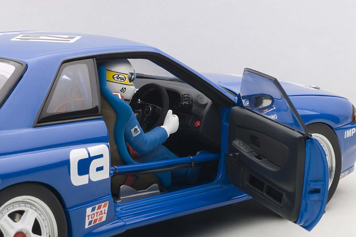 AUTOart 1:43 Scale Nissan Skyline GT-R (R32) Group A 1990 Calsonic