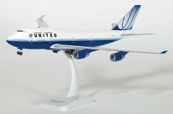hogan 1/200 マンダリン航空747-400 スナップフィット hogan 1/200