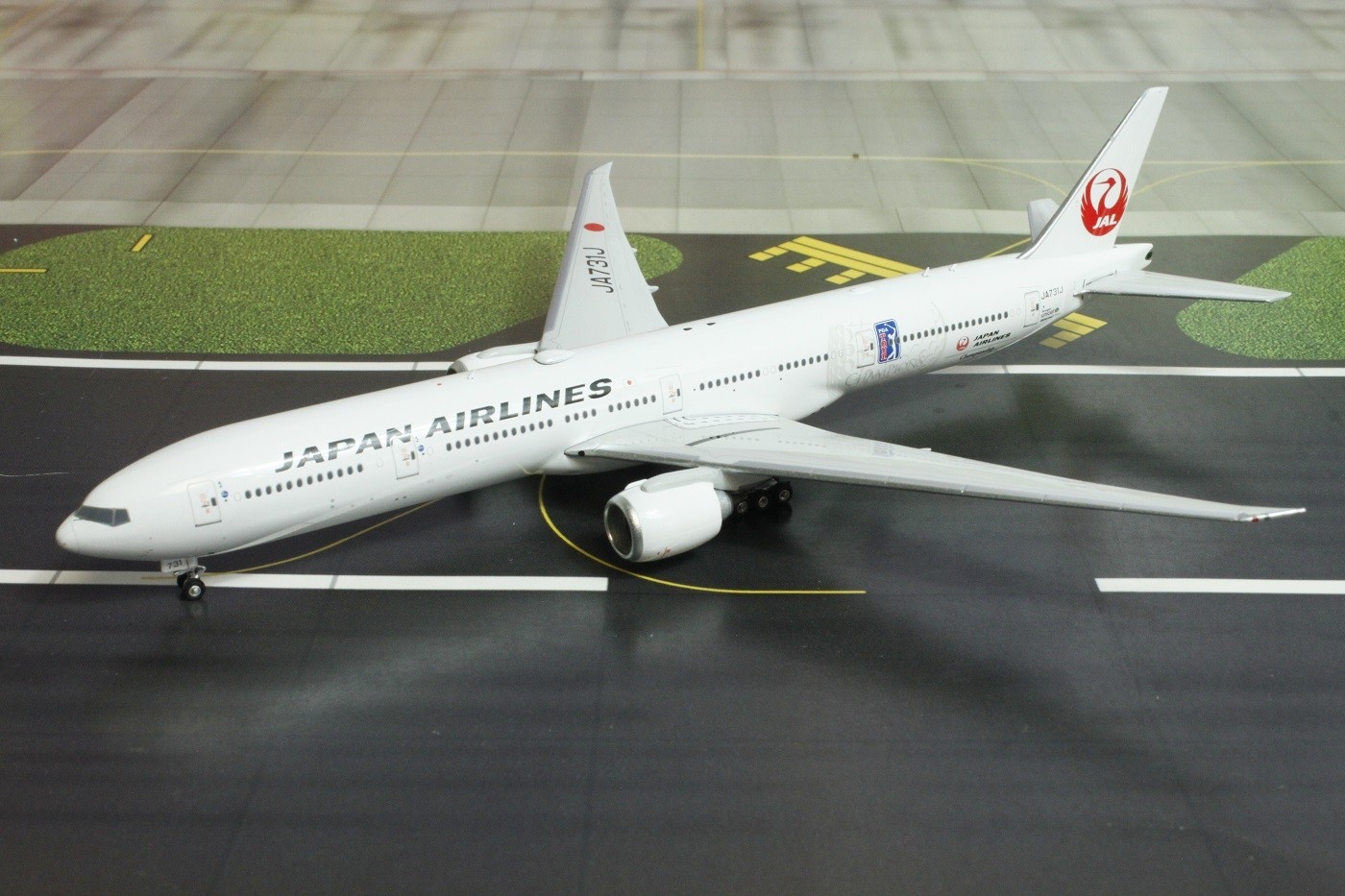 JAL Japan Airlines B777-300ER PGA Tour Champions Reg. JA731J