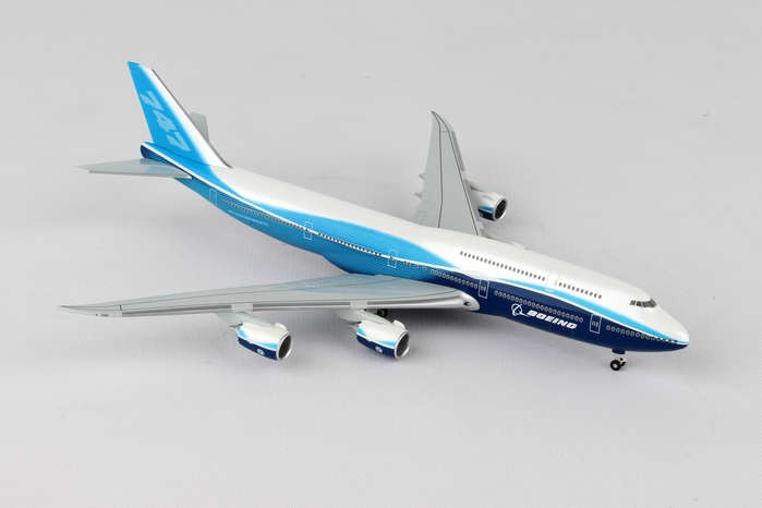 Highly detailed Hogan Die-cast metal model Boeing House 747-8