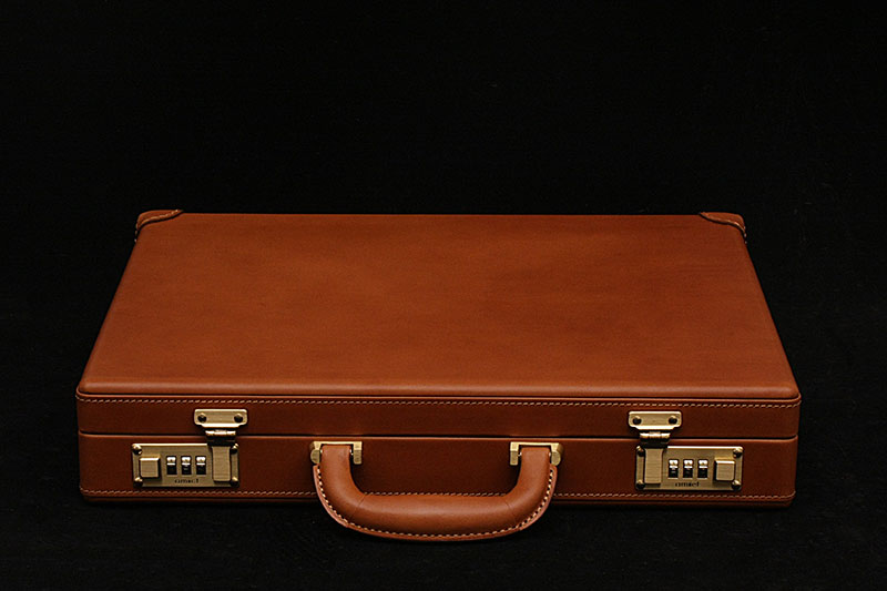 2本目のタワー型アタッシュケース - 宮内庁御用職人謹製『匠乃固鞄』wp