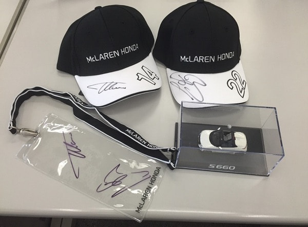 プレゼント】サイン入りキャップ、サイン入りパスケース、S660 1/43