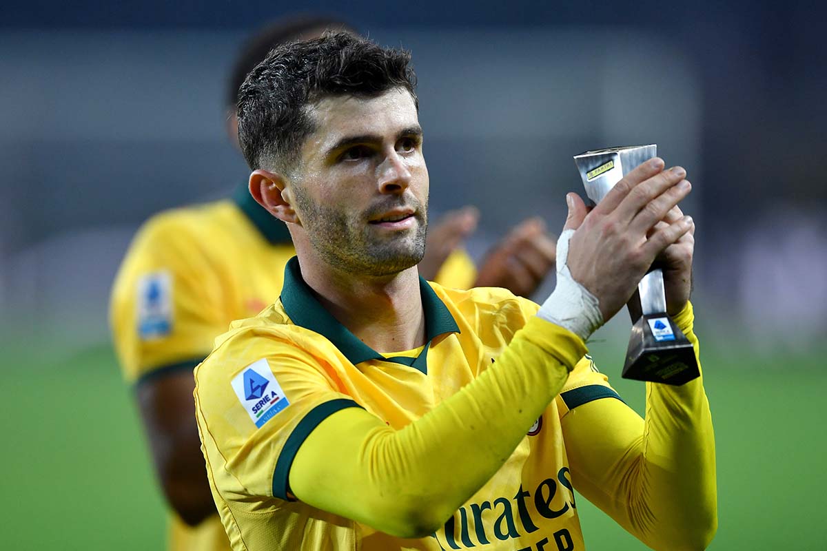 難しいボールに巧く合わせた！ ACミランのFWが決勝ゴール！ 2点