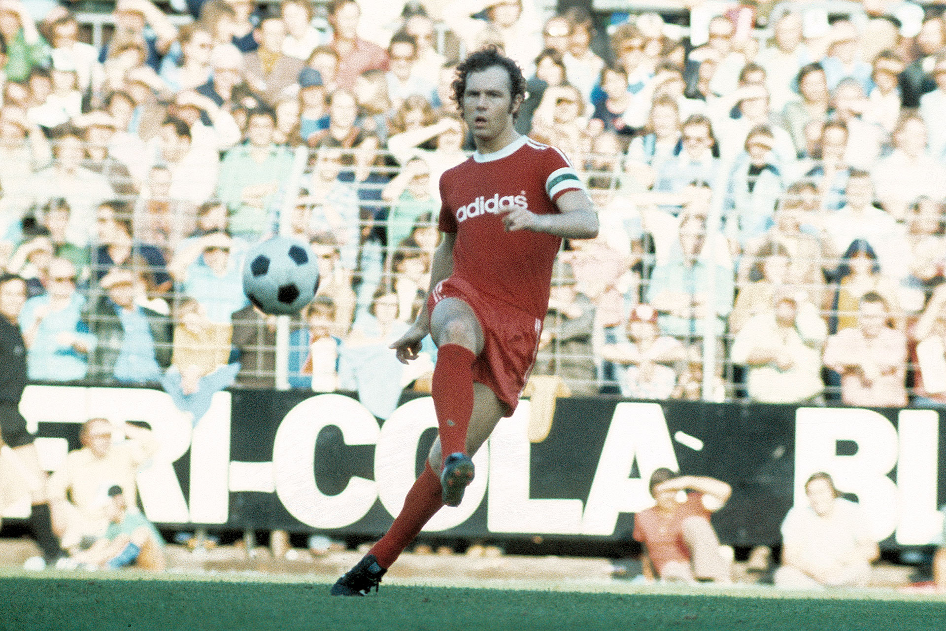 私は人間で、魔法使いじゃない」ドイツ人記者が紡ぐ“ベッケンバウアー