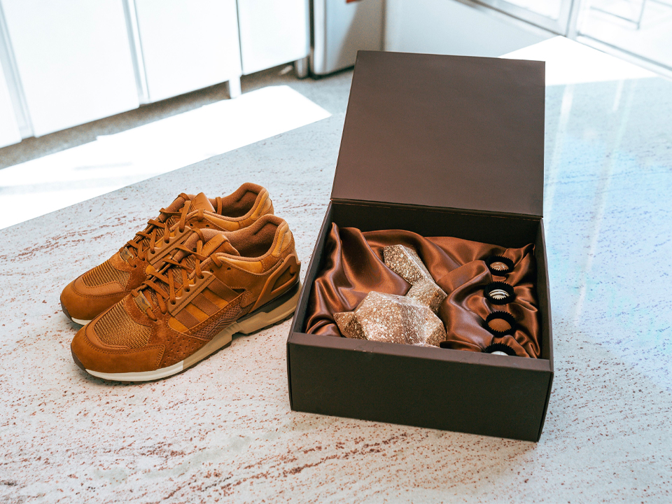 adidas ZX 10,000 Schokohase a chocolate on the border of the law