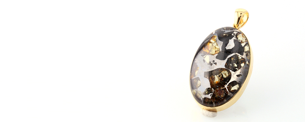 パラサイト隕石｜最高級パワーストーン輸入販売のフォレストブルー