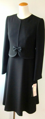 SOIR PERLE(ソワール ペルル）ノーカラー アンサンブル 商品詳細