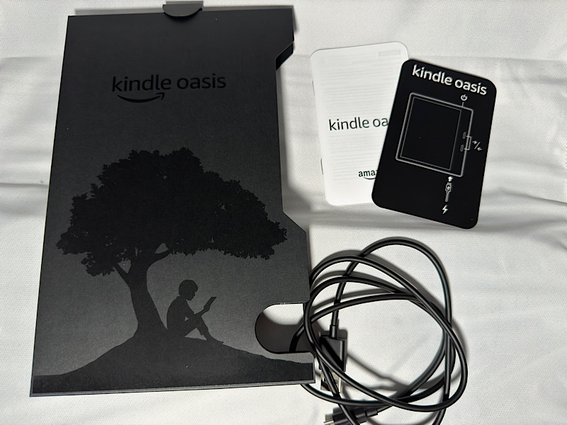 充電端子がmicro USBだけど、使いやすそうだったのでKindle Oasisを