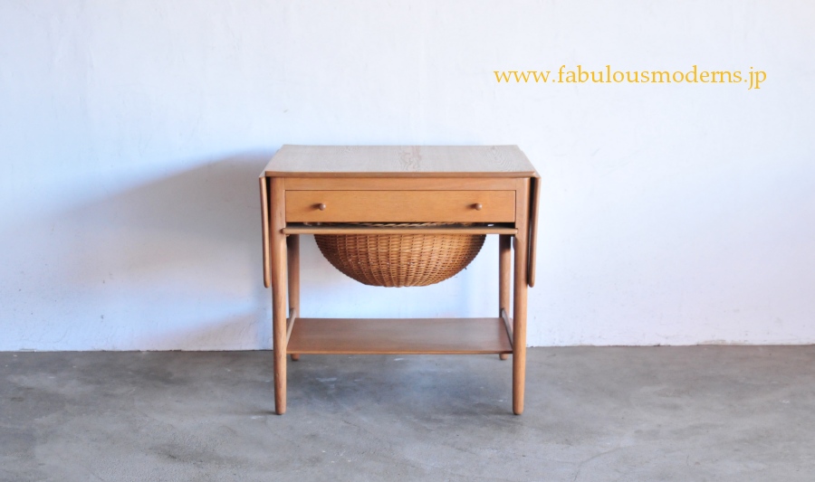 Hans J Wegner ハンス J ウェグナー AT-33 sewing table 時を経ても