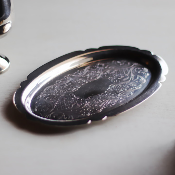 英国イギリス製ヴィンテージシルバープレートトレー彫刻装飾エングレー